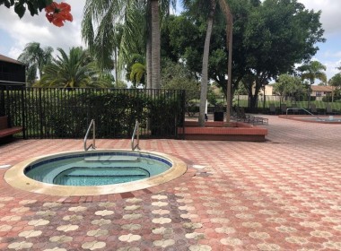 Jacuzzi-1024x768-1024x768