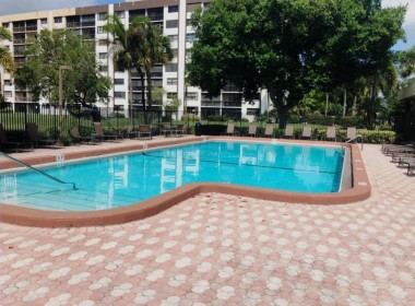 Piscina-5-1024x768-1024x768